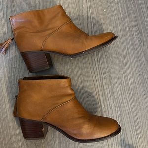 TOMS Leila booties 7W